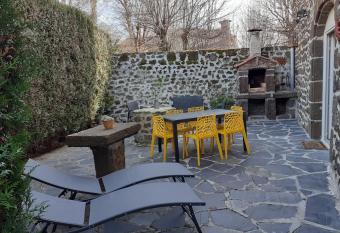 Maison du Soleil chez Isa has Balcony rooms