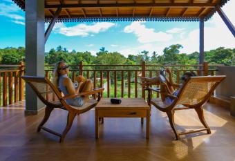 Hidden Heaven has Balcony rooms