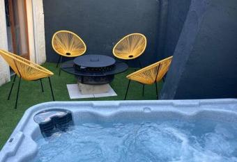 Au Bois d Epenin - Gite et Spa has Balcony rooms