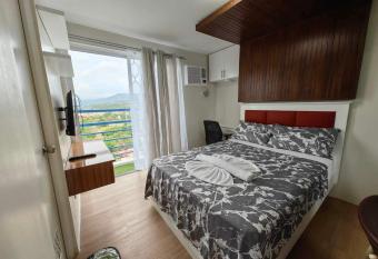 2 BR Loop Tower 1524 has Balcony rooms