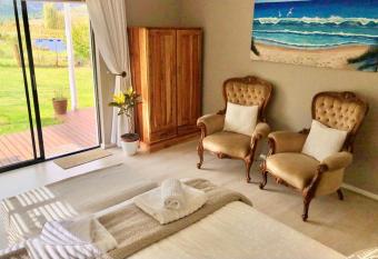 Riverlea Farm Self-Catering Unit has Balcony rooms