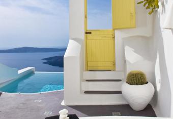 Dreams Luxury Suites has Balcony rooms