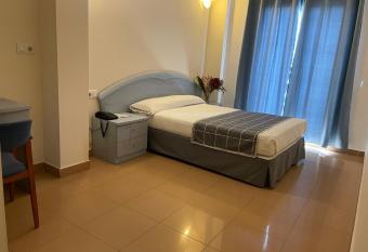 Hotel Imperial allows 18 year olds to book a room