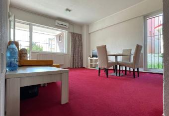 Apartament Joy Life Rezidence Costinesti has rooms with a private hot tub