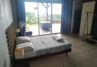 Villa du soleil couchant has Balcony rooms