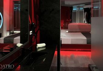 Motel Boutique Qatro allows 18 year olds to book a room