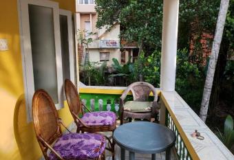 Kovalam beach ushas hotel allows 18 year olds to book a room