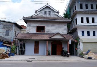 Tropical Bamboo allows 18 year olds to book a room