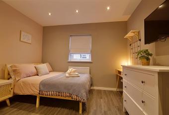 Bellerose Two  a boutique stay near the city  allows 18 year olds to book a room