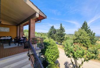 La locanda sul vigneto has Balcony rooms