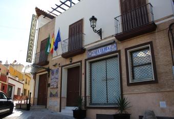 HOTEL HACIENDA SANTA BARBARA allows 18 year olds to book a room