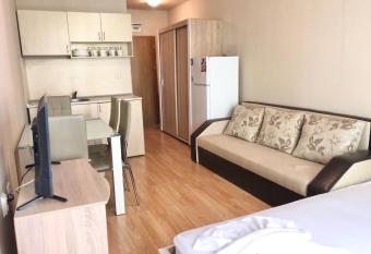 Gerber 2 - Menada Apartments allows 18 year olds to book a room