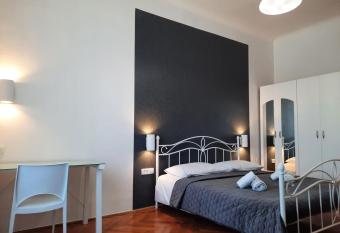 Apartment Dana allows 18 year olds to book a room