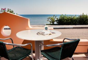 Limanaki Apartments has Balcony rooms