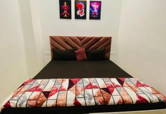 Harman guest house has Smoking/Balcony rooms