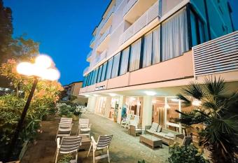 Hotel Sara*** Cesenatico has Balcony rooms