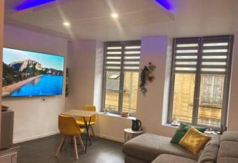 Appart de style centre Sedan 3E allows 18 year olds to book a room
