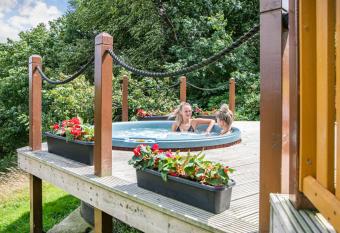 Faweather Grange has Balcony rooms