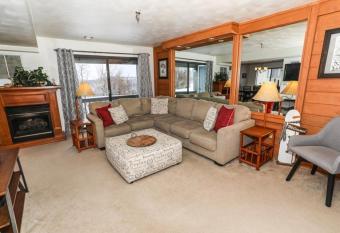 Seven Springs Stoneridge 3 Bedroom Standard Condo, Mountain Views! condo has Balcony rooms
