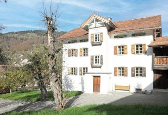 Haus Walli-Simmen has Balcony rooms