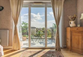 Authentica Chartrons - FREE Parking & Wifi - Self Checkin - YSYKA has Balcony rooms