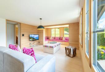 Chalet Vreneli has Balcony rooms