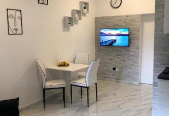 Apartman Miro has Balcony rooms