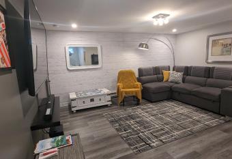 Simplement l   Harmonie    Chambly allows 18 year olds to book a room