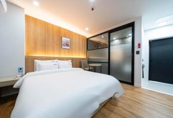 Hotel Haeseong allows 18 year olds to book a room