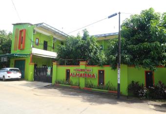 Homestay Almadina Syariah has Balcony rooms