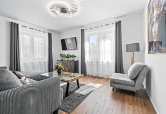 Villa Dana Bodensee allows 18 year olds to book a room