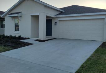 Best New Short Term Rental in Haines City Orlando Florida has Balcony rooms