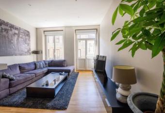 Le Fauriel - Fibre - Netflix/Disney+/Prime allows 18 year olds to book a room