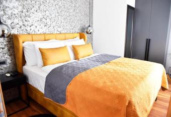 Apartment Turbo - with terrace, AC & WiFi has Balcony rooms