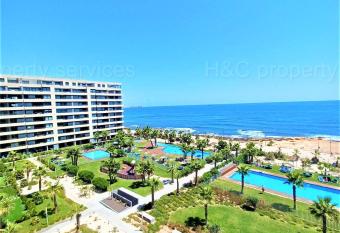 3 bedroom beach side has Balcony rooms