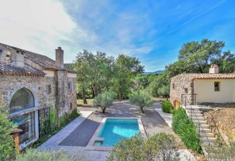 Villa La Bergerie La Fontaine Sainte Maxime has Balcony rooms