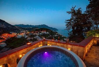 Villa Nina Amalfi has Balcony rooms