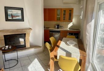 super appartement avec terrasse, centre ville has Balcony rooms