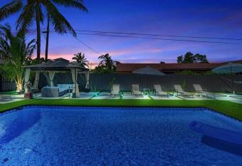 Sauna & Heated Salt Water Pool Beach House allows 18 year olds to book a room