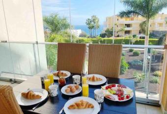 Elegant Colonial Style Ocean View Golf Del Sur has Balcony rooms