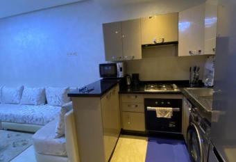 Bel appartement    sonaba allows 18 year olds to book a room