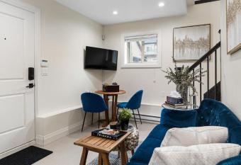 Parker Guest House has Balcony rooms