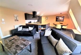 Friary House Serviced Apartments by Roomsbooked has Balcony rooms