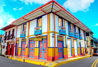 Mythos Hostal has Balcony rooms