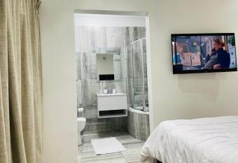 Stay In Carlazo - Unlimited WiFi, Solar backup has Balcony rooms