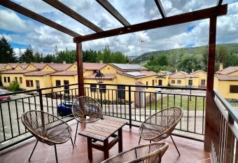 Entre Pi  as has Balcony rooms