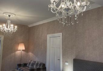 E & A LOSSI 21/23 has Balcony rooms