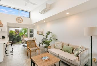 Sunfish Special - Beachside Townhouse by uHoliday has Balcony rooms