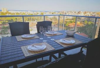 Mira-torrevieja allows 18 year olds to book a room