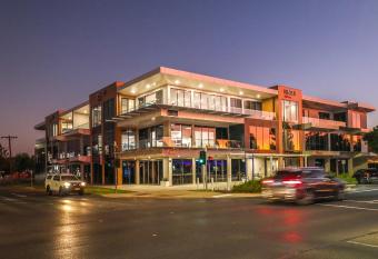 Indulge Apartments - City View Penthouses allows 18 year olds to book a room